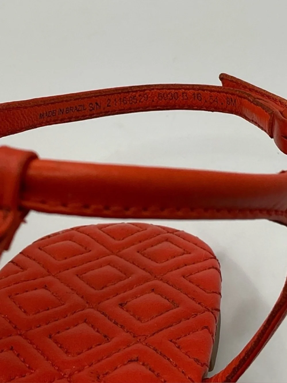 Tory Burch Coral Red Orange Quilted Logo T-Strap Sandals size Women’s 8